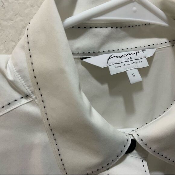NWOT Foxcroft New York white button down blouse with black stitches size 6 - Picture 3 of 8